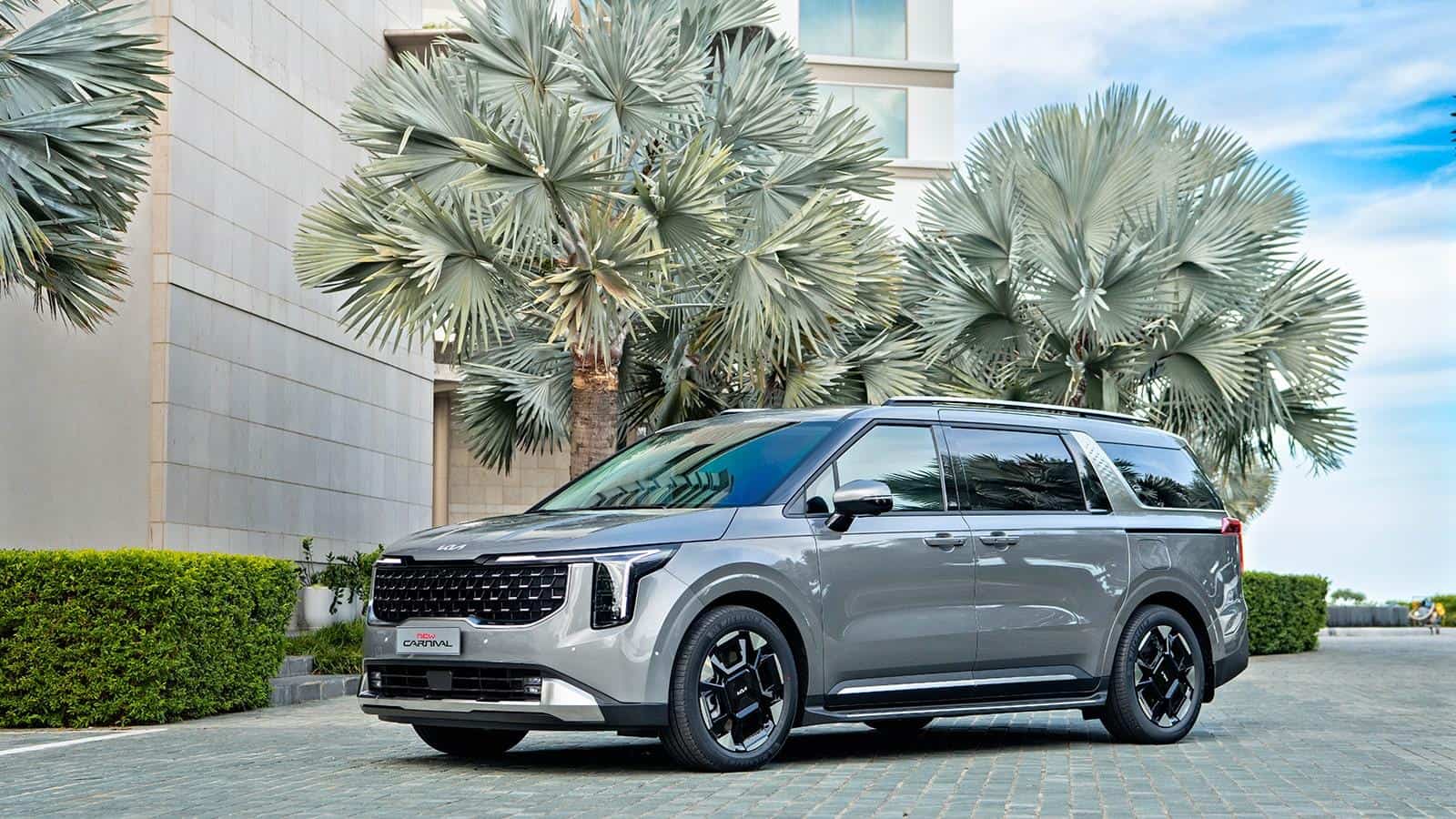 carnival signature 1 2 min Kia New Carnival